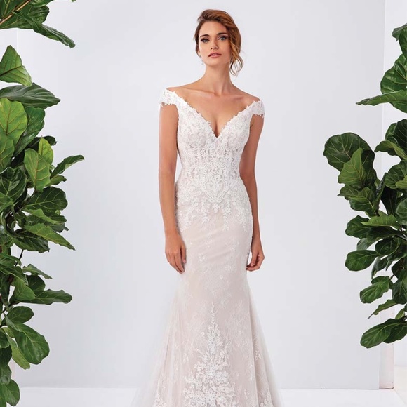 Wedding dress never worn
